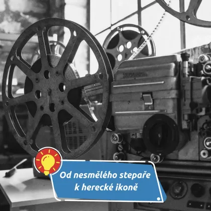 Starý projektor s filmy v dílně