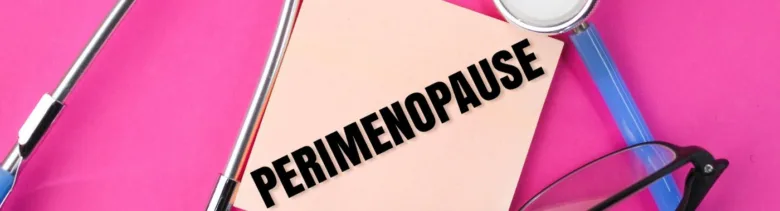 Perimenopauza napsané na papíru s fonendoskopem