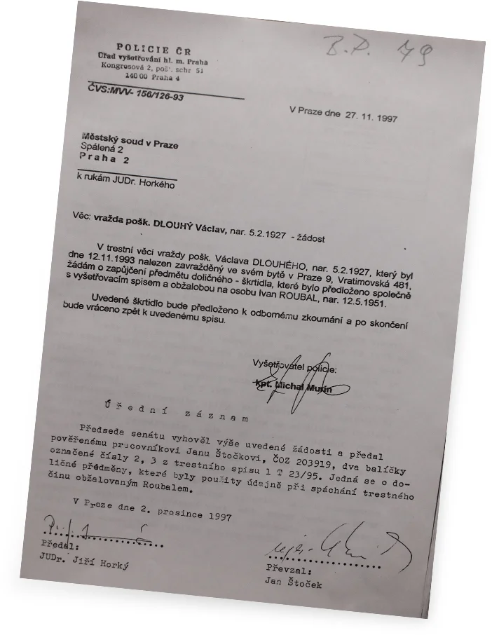 Dokument policie ČR o vraždě Václava Dlouhého a obžalovaném Roubalovi.
