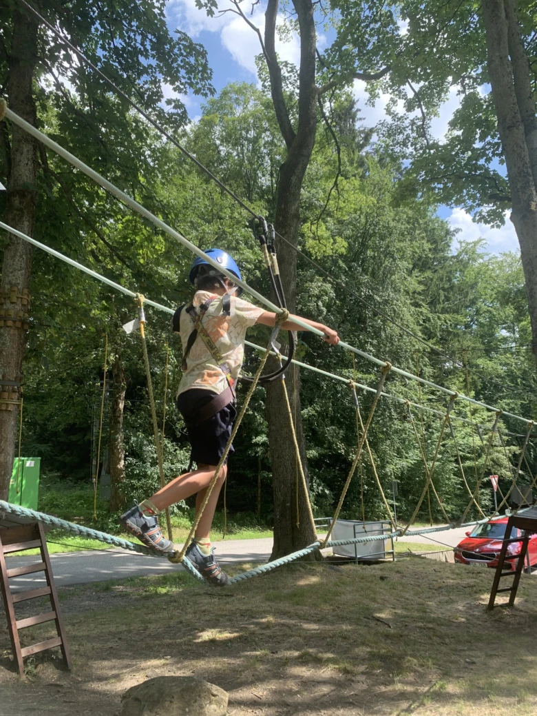 Dětský výlet na lanovém parku v Pelhřimově