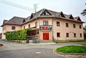Historická budova v okolí Znojmě sloužící jako ubytování.