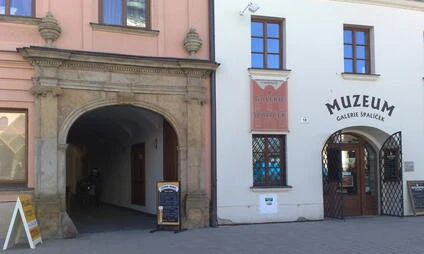 Vstup do Muzea galerie Spalzké v Prostějově.