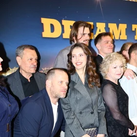 David Prachař s dalšími herci na premiéře filmu Dream Team.